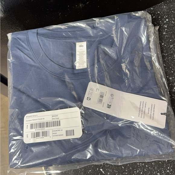 Alo Conquer Reform Crewneck Short Sleeve - Picture 2 of 3